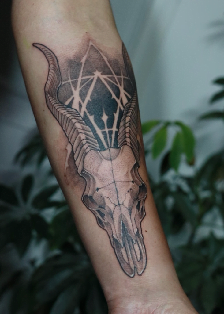 Craneo Blackwork Tattoo